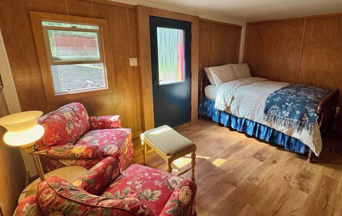Photo of Bedroom in Redstone