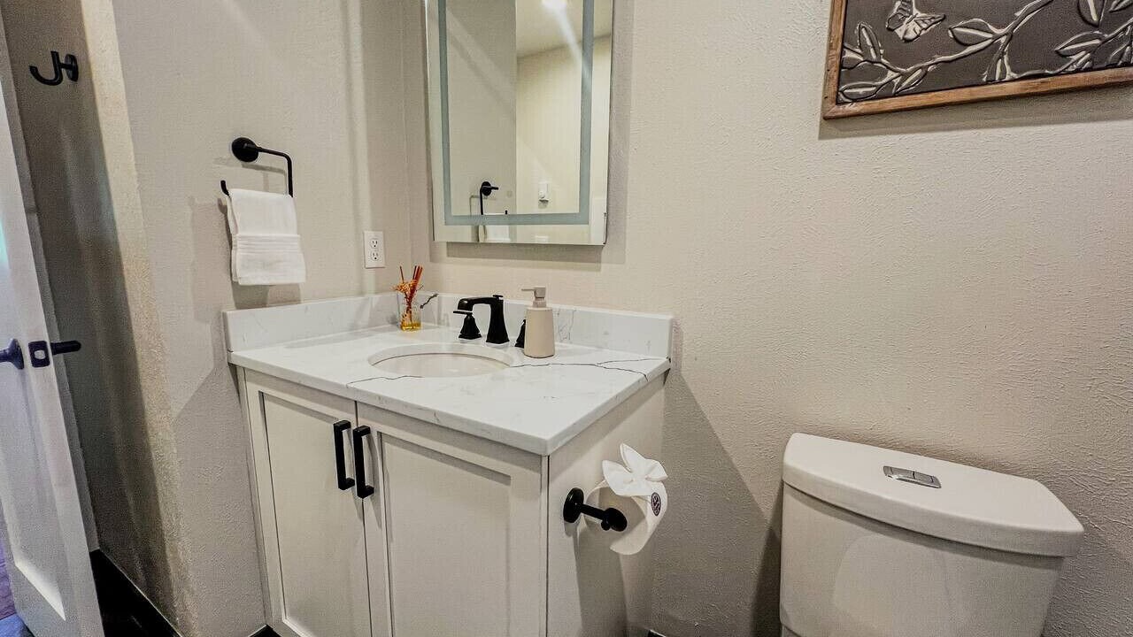 Photo of Bathroom in Mapleton Hill