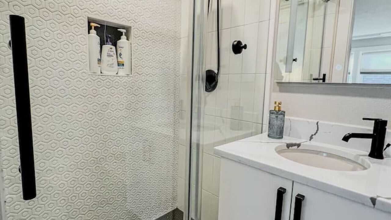 Photo of Bathroom in Mapleton Hill
