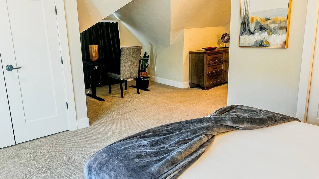 Photo of Bedroom in Mapleton Hill