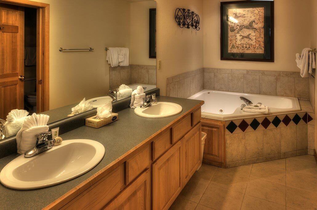 Photo of Bathroom in Peak 9