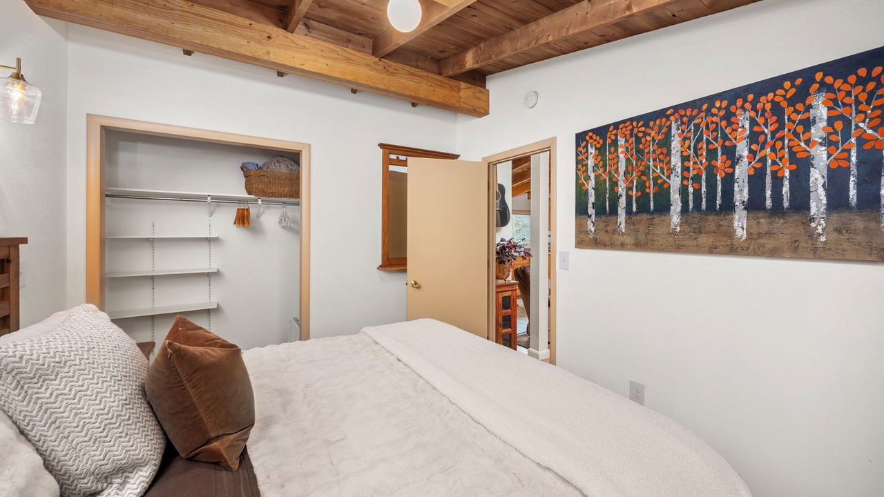Photo of Bedroom in Black Hawk
