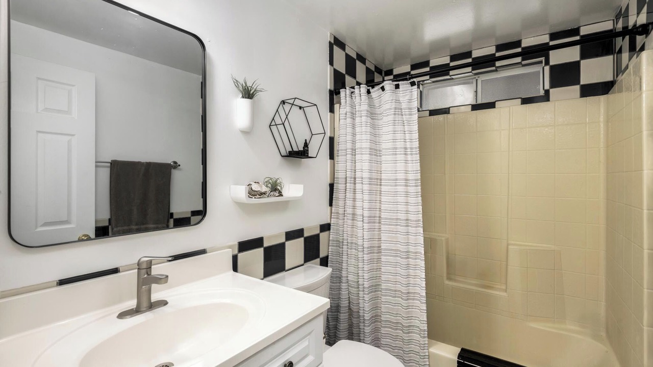 Photo of Bathroom in Carpinteria