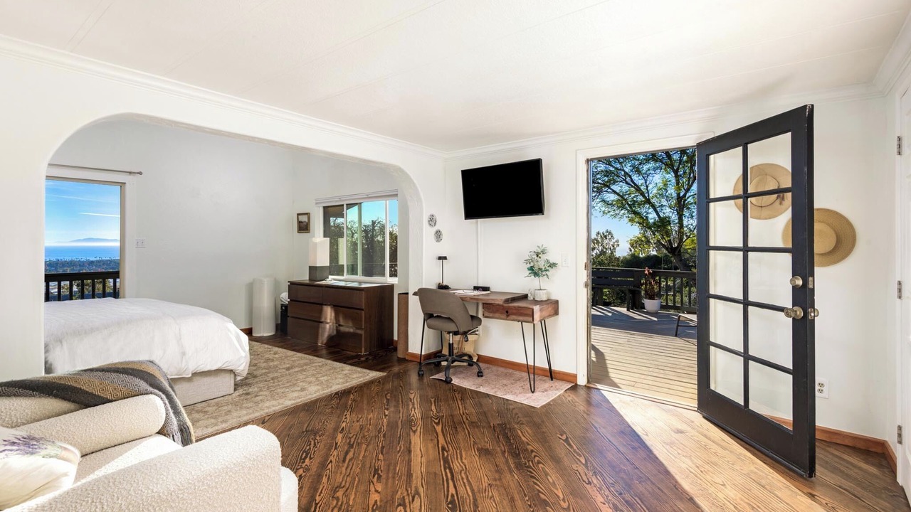 Photo of Bedroom in Carpinteria
