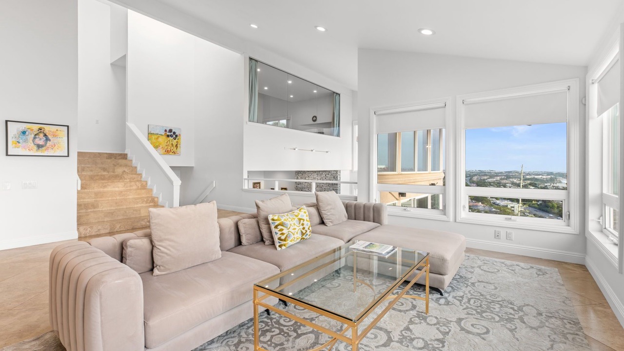 Photo of Livingroom in Three Arch Bay