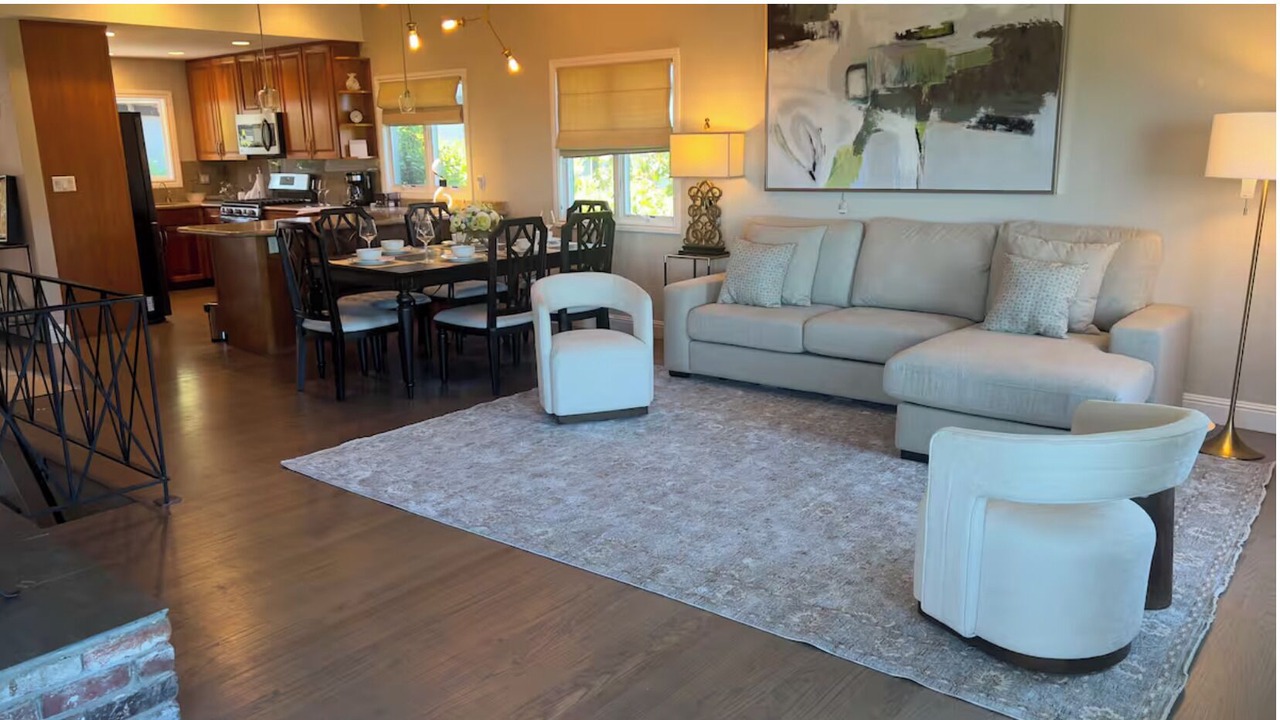Photo of Livingroom in Belmont