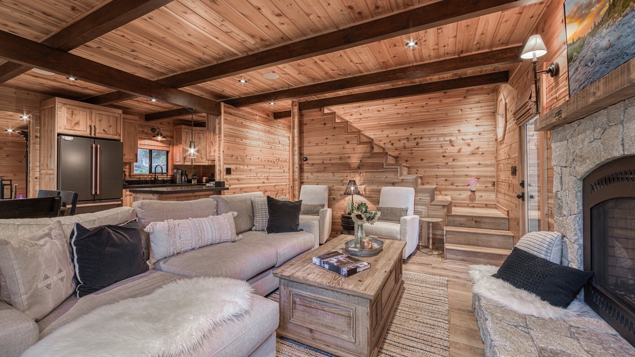 Photo of Livingroom in Tahoma