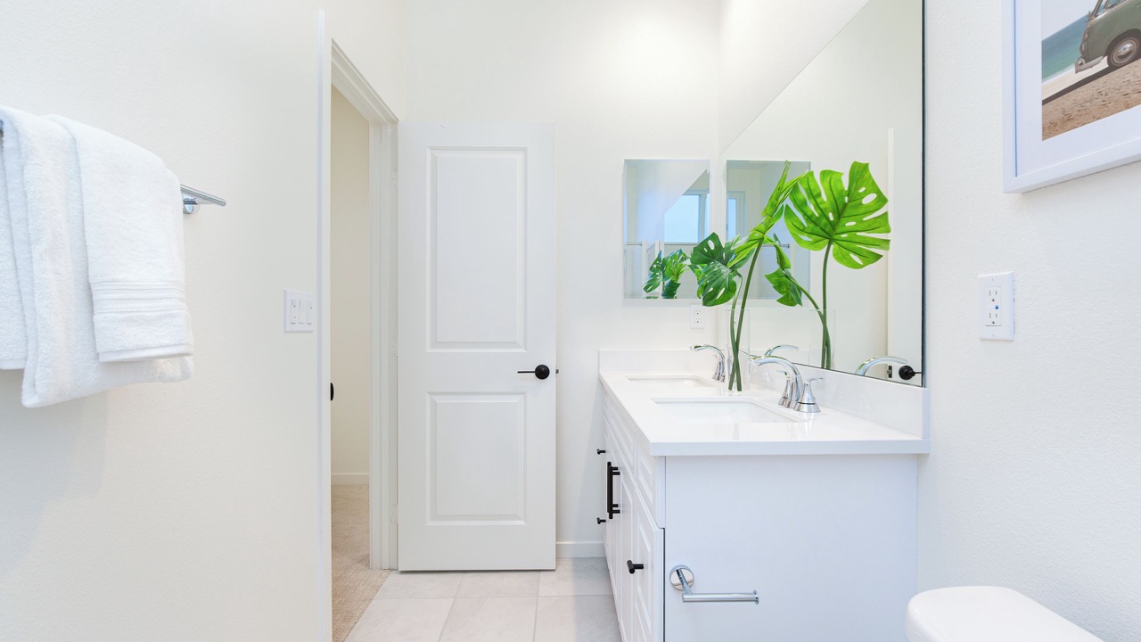 Photo of Bathroom in Midway City
