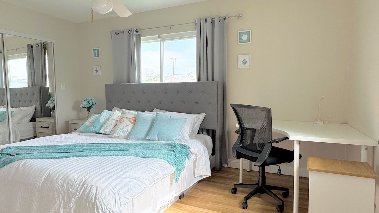 Photo of Bedroom in Midway City