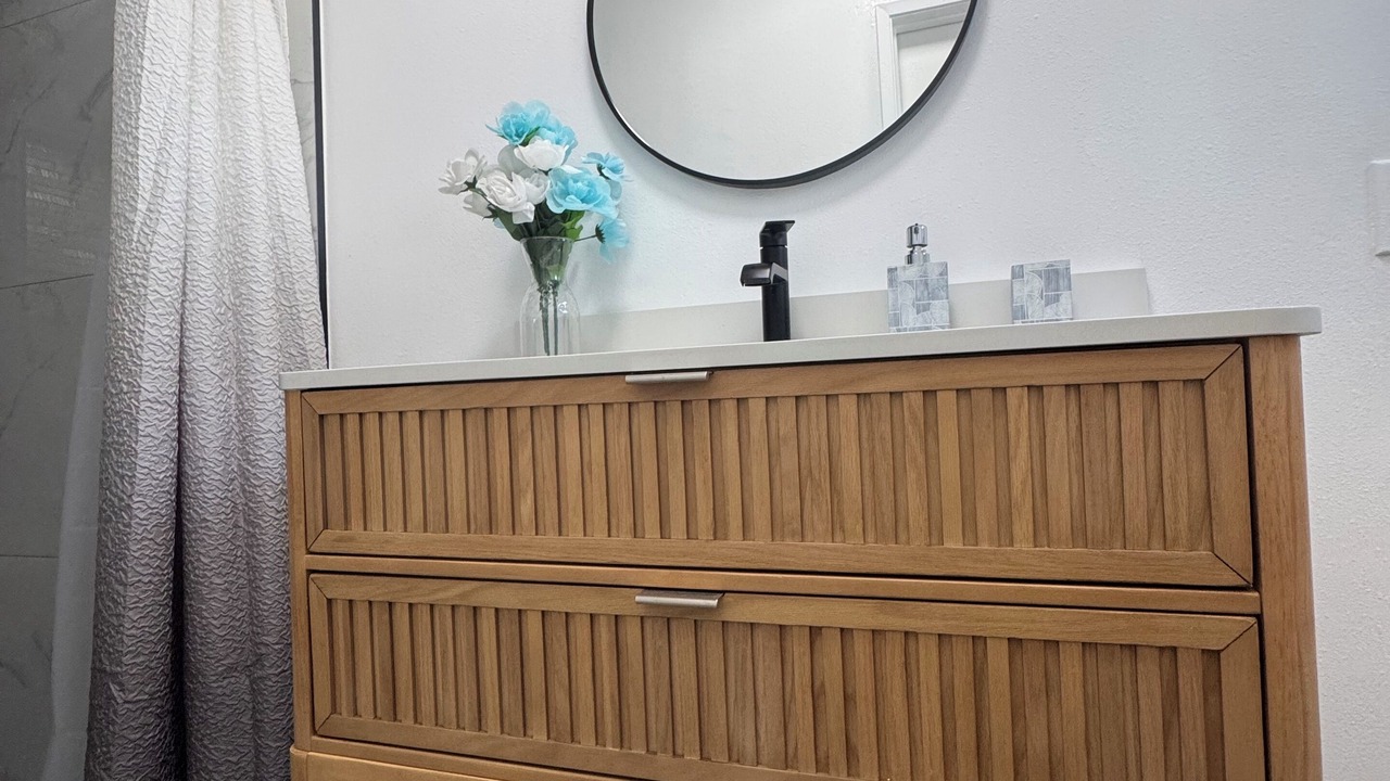 Photo of Bathroom in Midway City