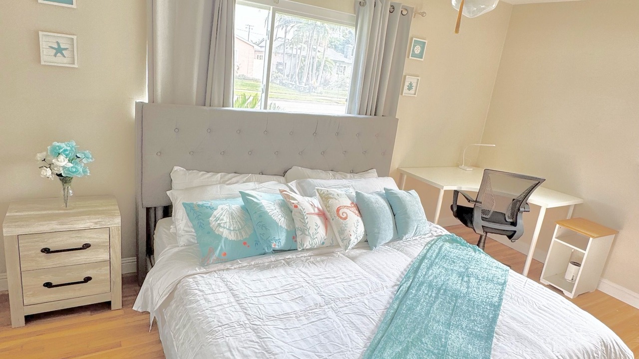 Photo of Bedroom in Midway City