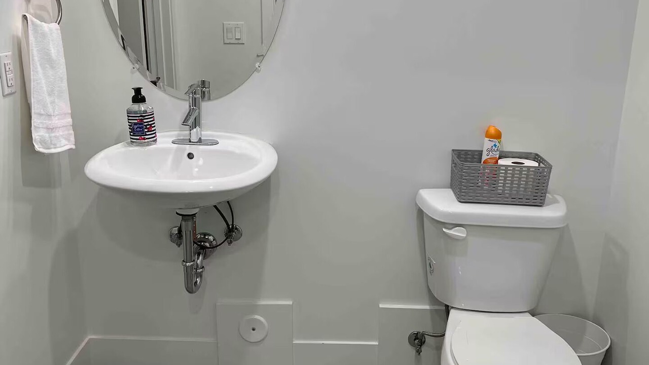 Photo of Bathroom in Jefferson Park