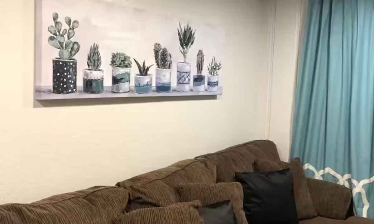 Photo of Livingroom in Edgewater