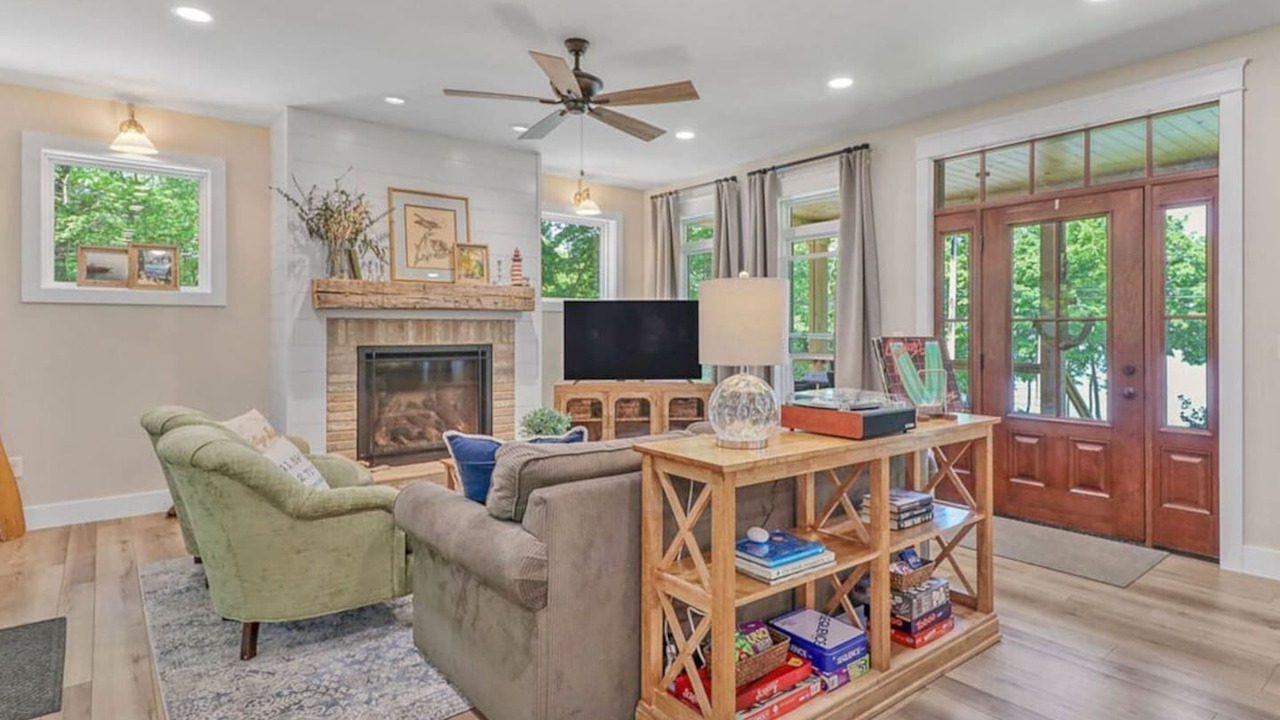 Photo of Livingroom in Kelleys Island
