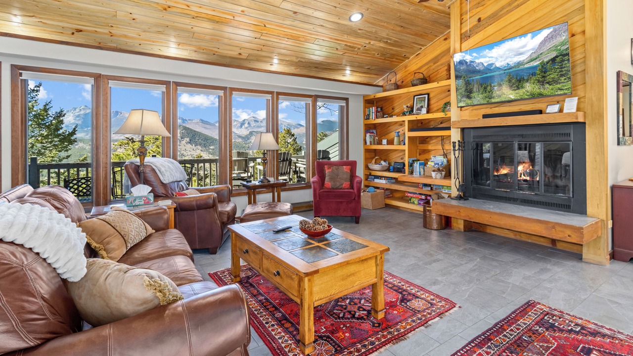 Photo of Livingroom in Windcliff Estates
