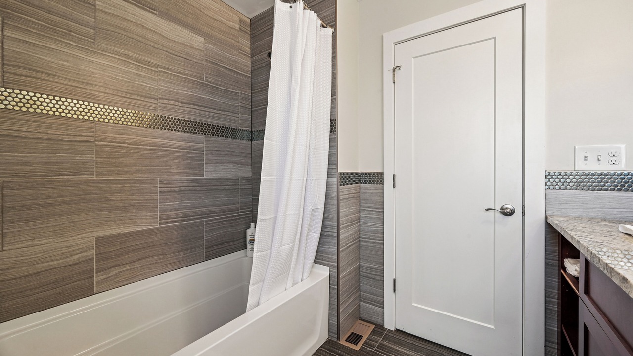 Photo of Bathroom in Curtis Park