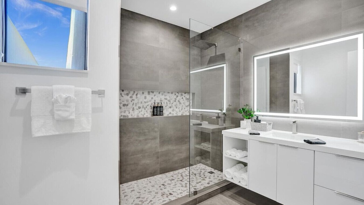 Photo of Bathroom in Lake Ridge
