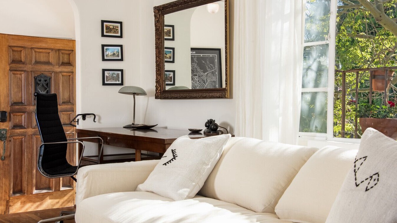 Photo of Livingroom in West Beach