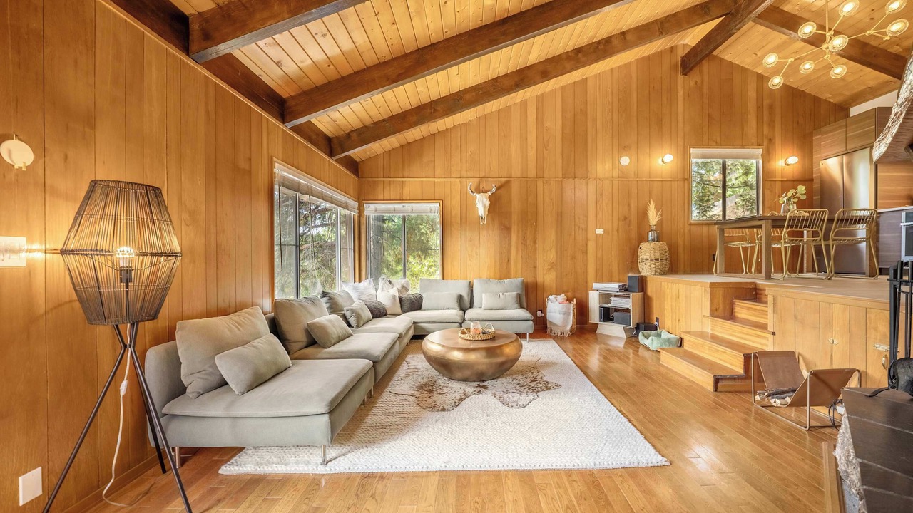 Photo of Bedroom in Crestline
