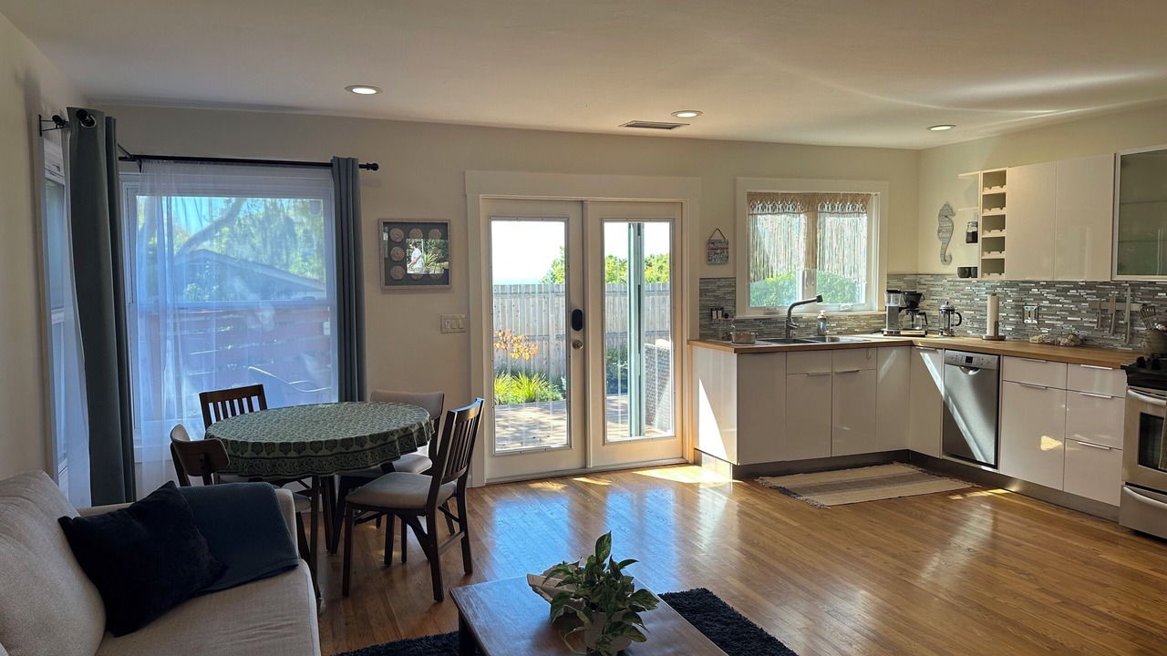 Photo of Livingroom in West Mesa