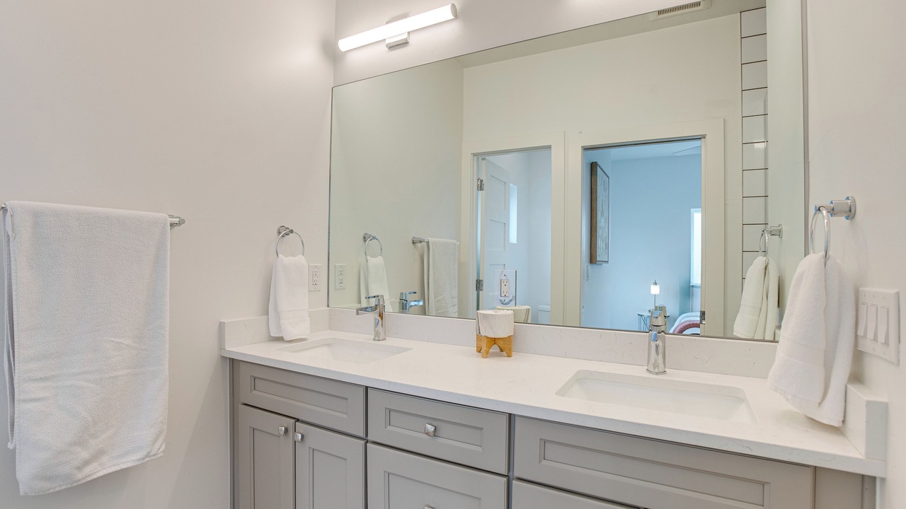Photo of Bathroom in West Colfax
