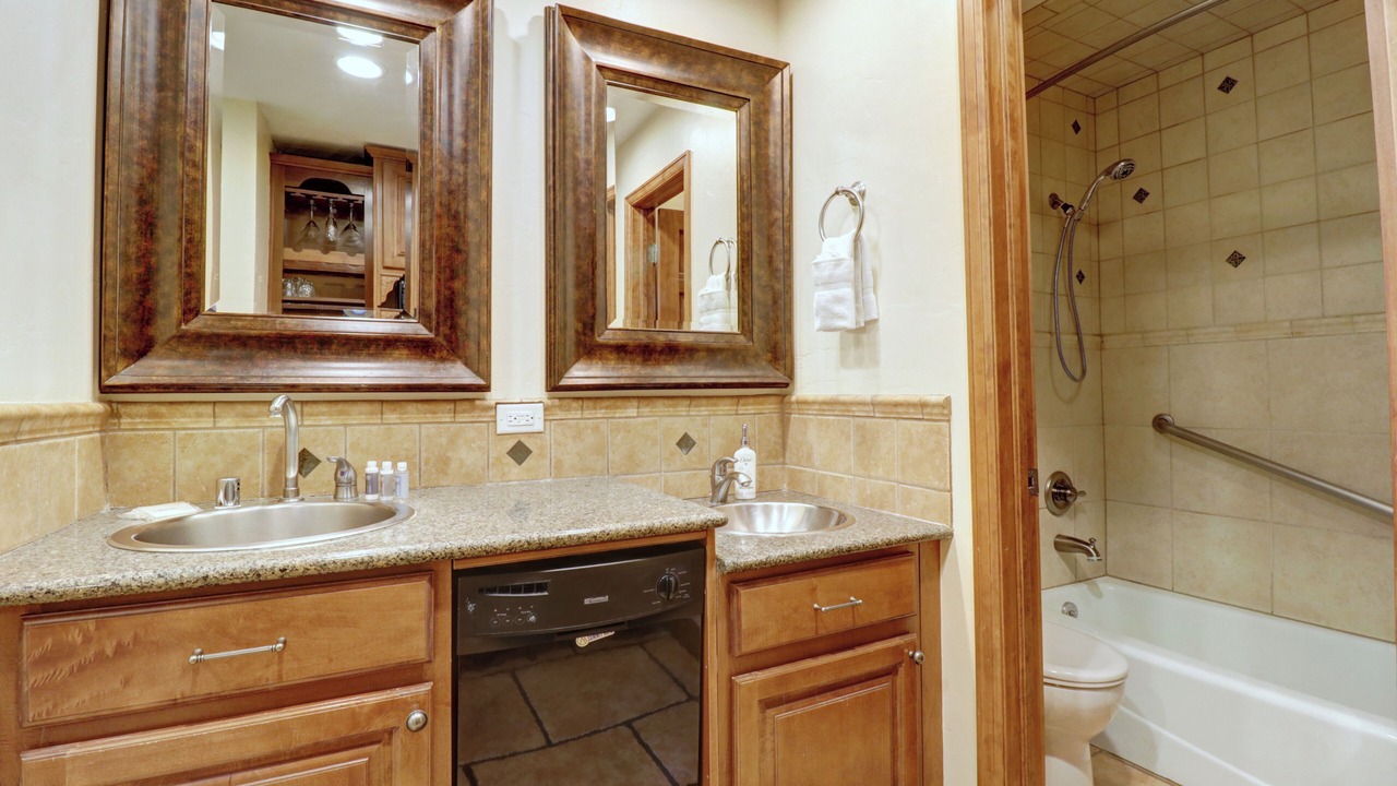 Photo of Bathroom in Copper Mountain Village