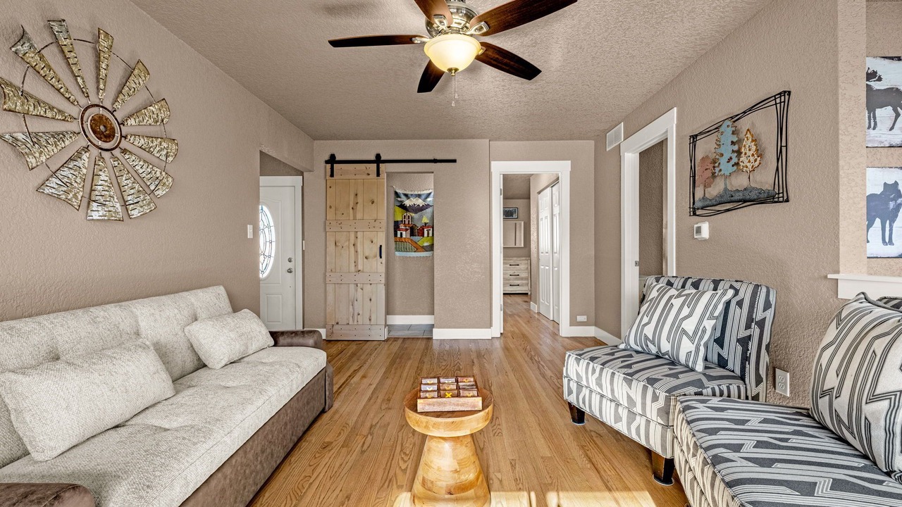 Photo of Livingroom in Cheyenne Meadows