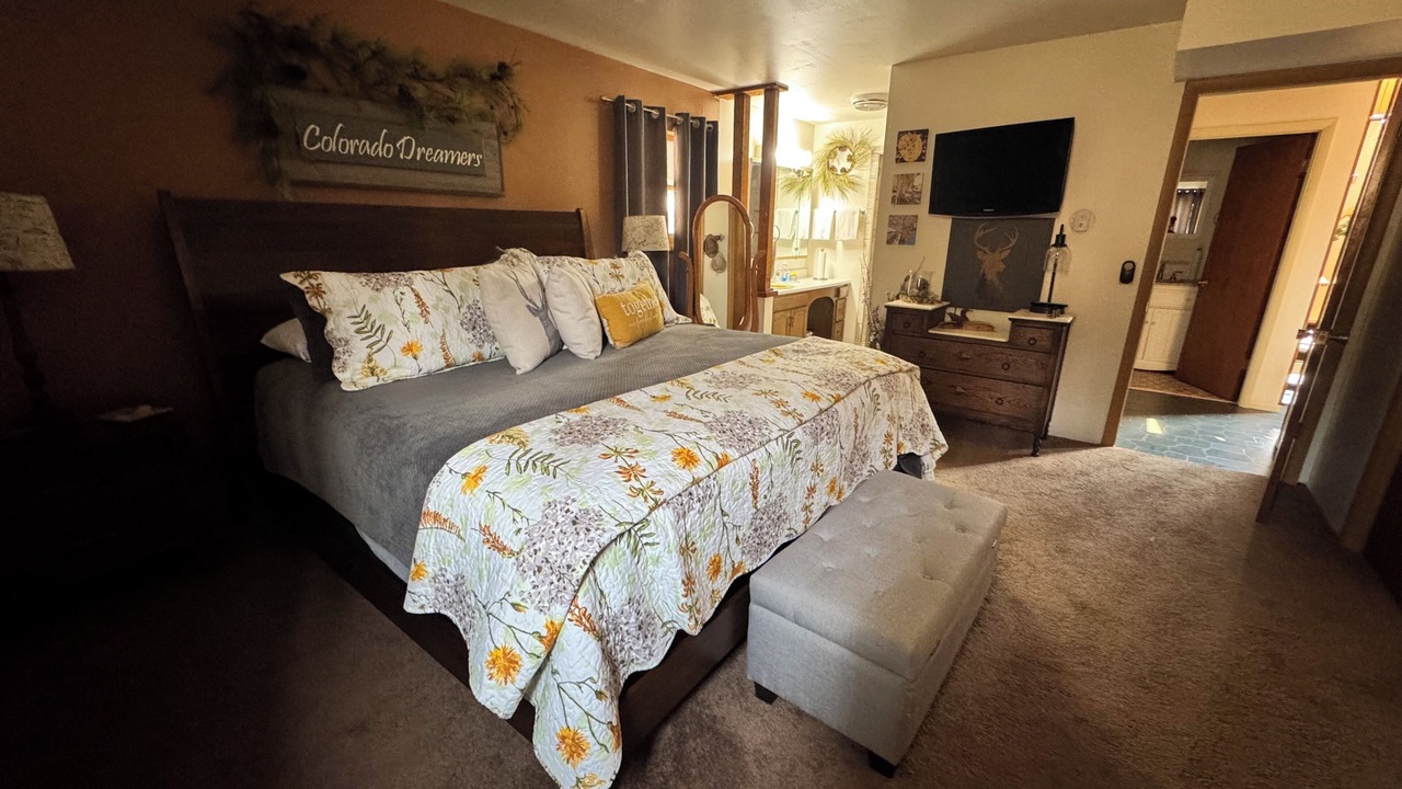 Photo of Bedroom in Ponderosa Pines