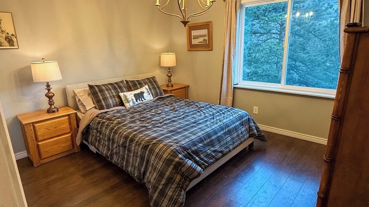 Photo of Bedroom in Idaho Springs