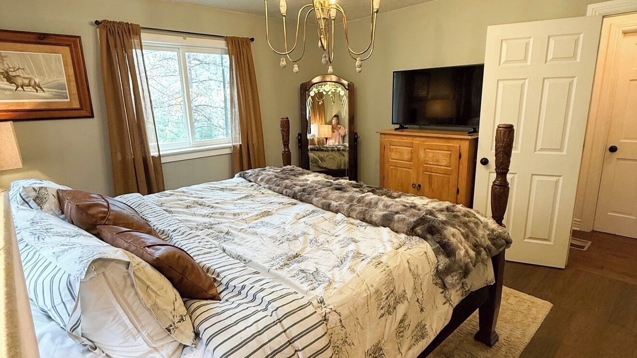 Photo of Bedroom in Idaho Springs