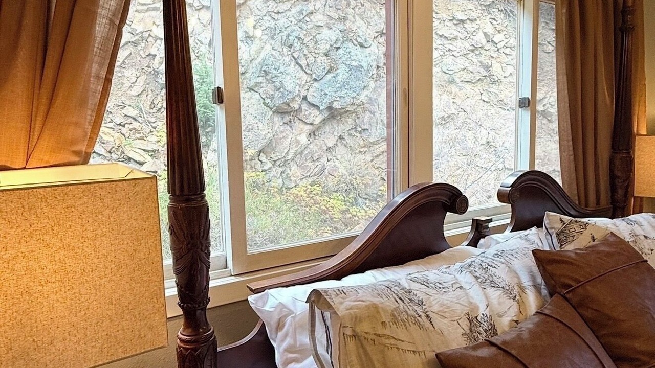 Photo of Bedroom in Idaho Springs
