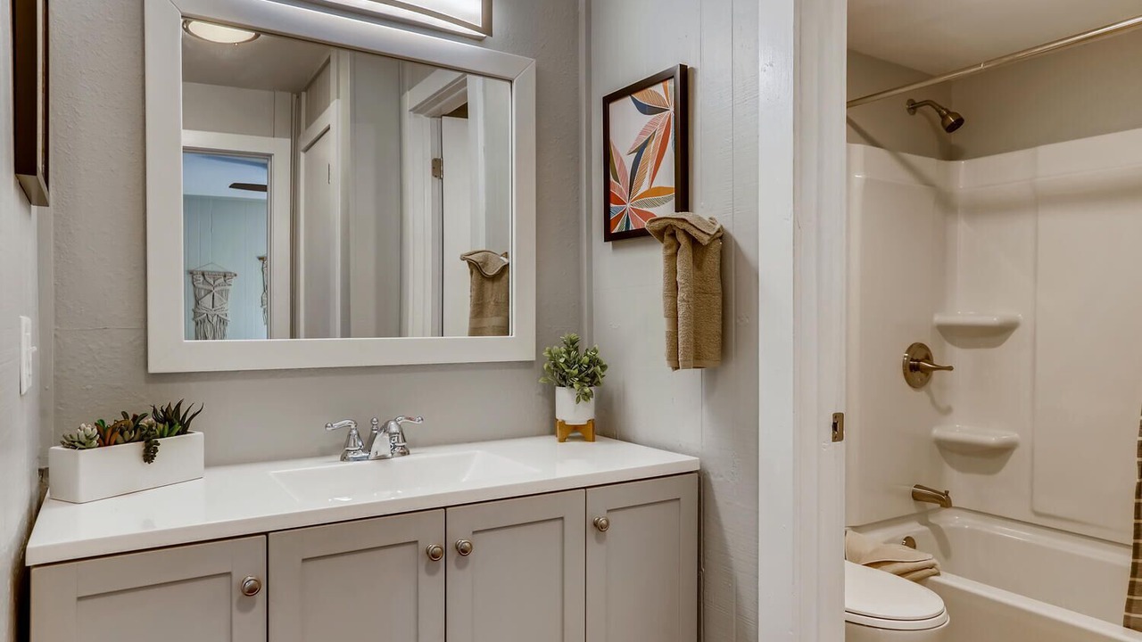 Photo of Bathroom in Peak 8
