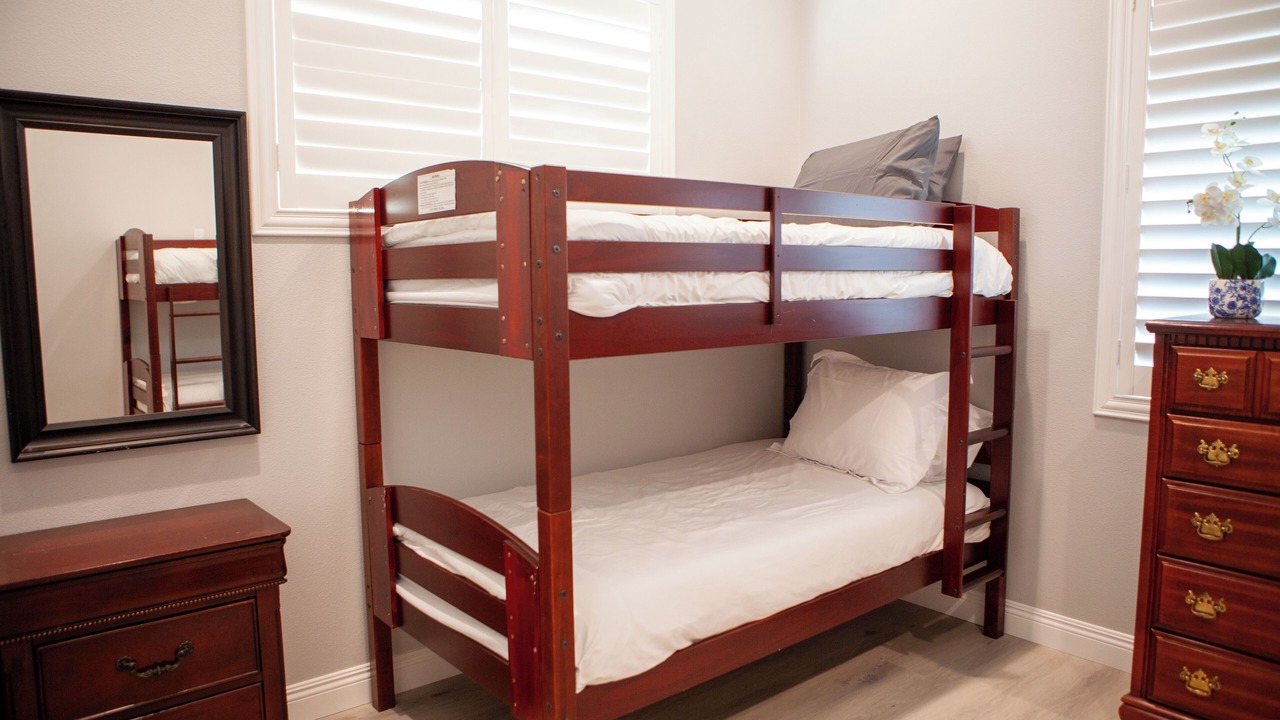 Photo of Bedroom in Midway City