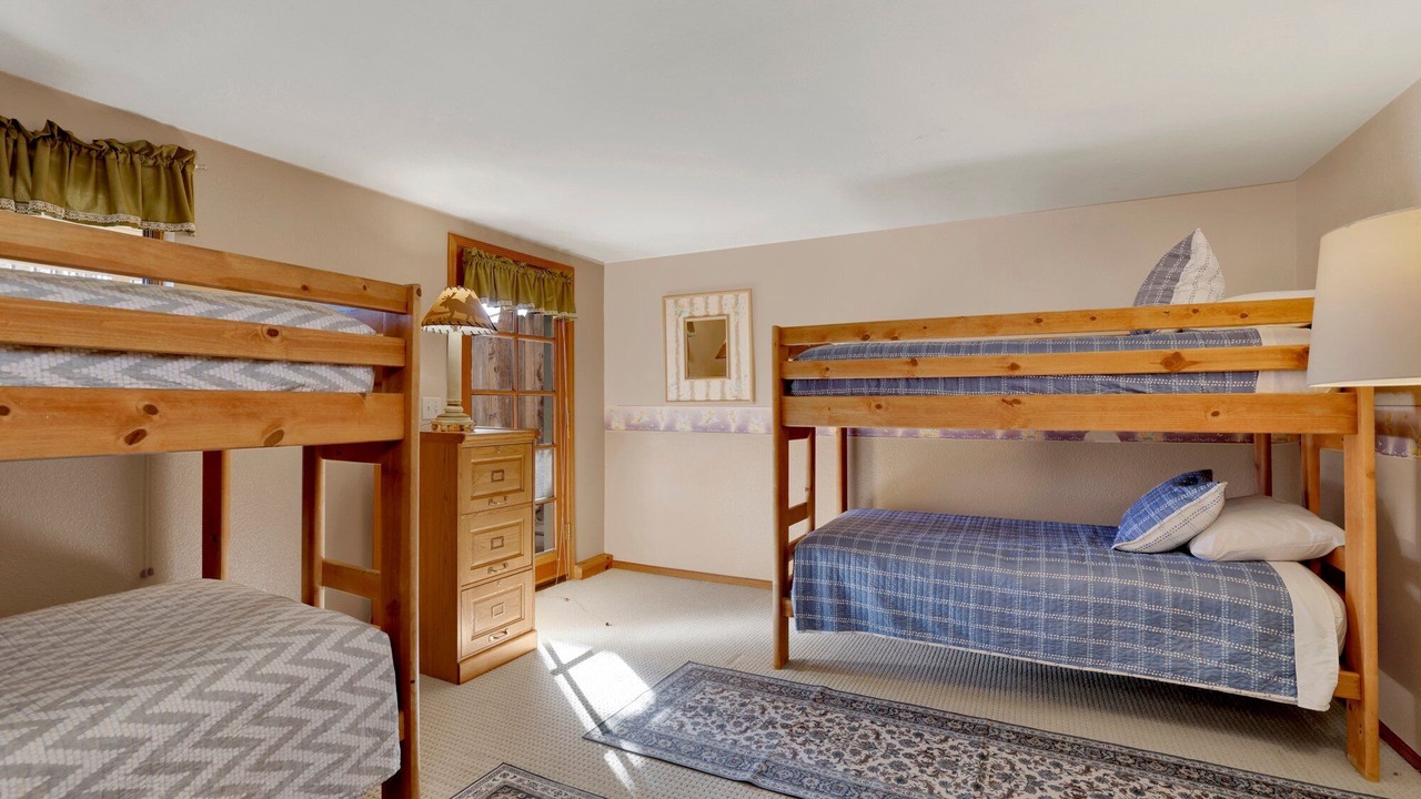 Photo of Bedroom in Fawnskin
