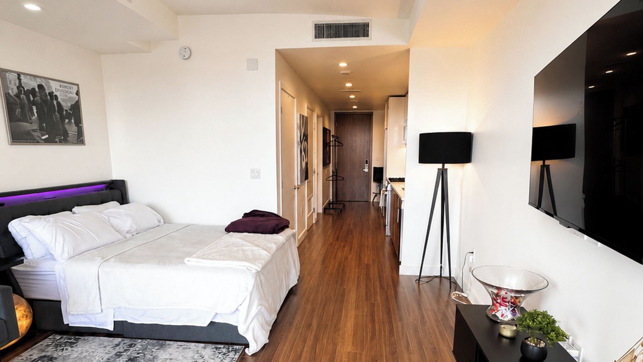 Photo of Bedroom in Beverly Grove