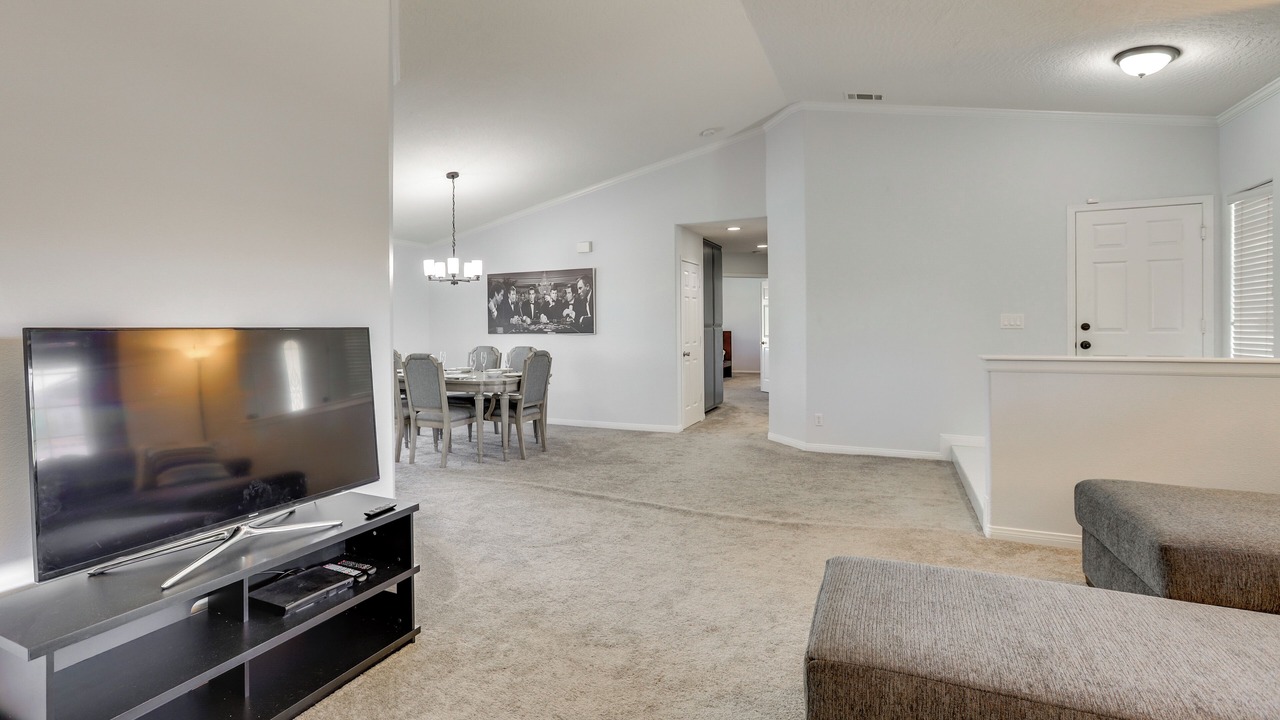 Photo of Livingroom in Victorville