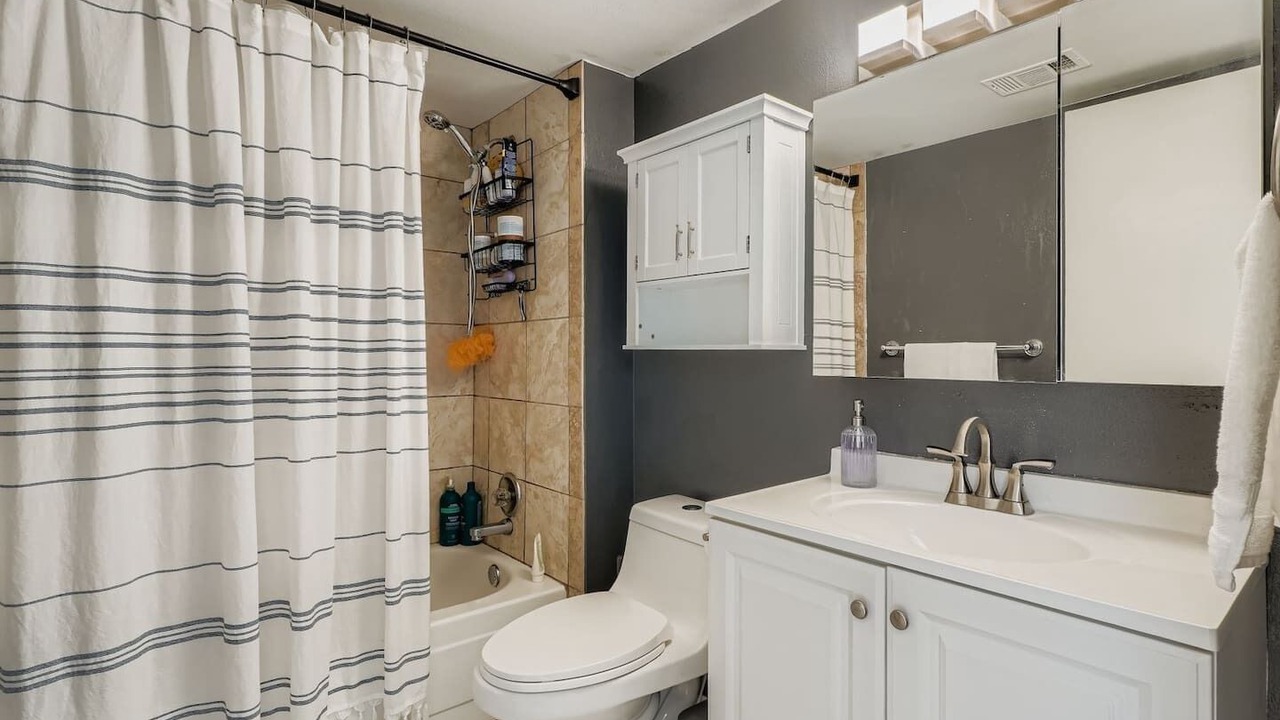 Photo of Bathroom in Lincoln Park