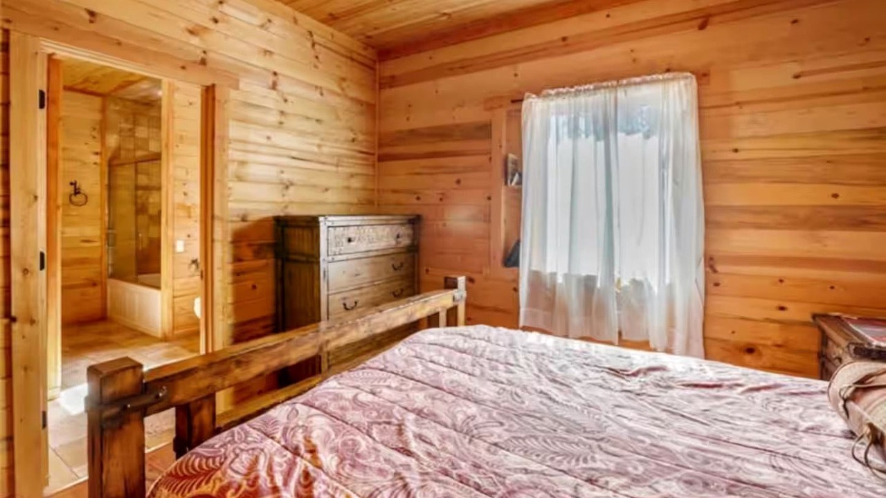 Photo of Bedroom in Victor
