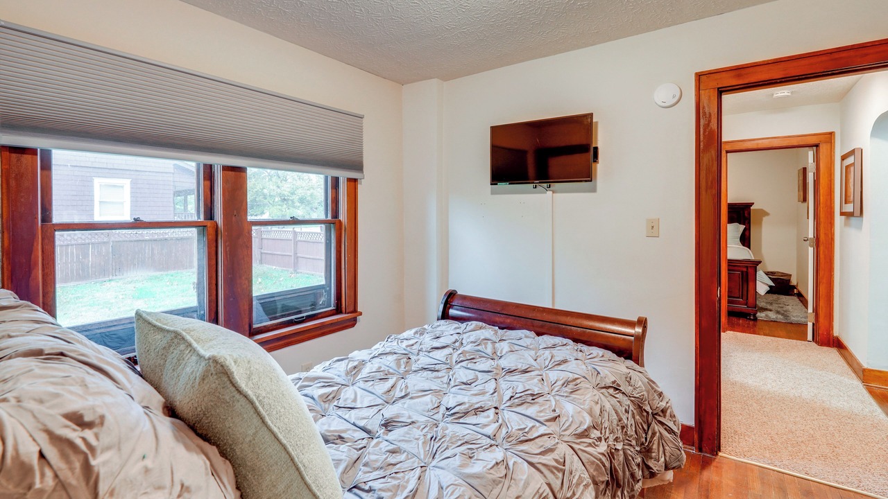 Photo of Bedroom in West Akron