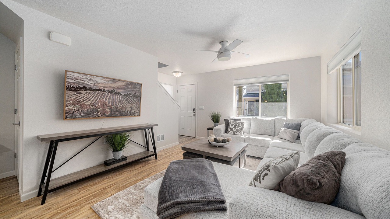 Photo of Livingroom in Longmont