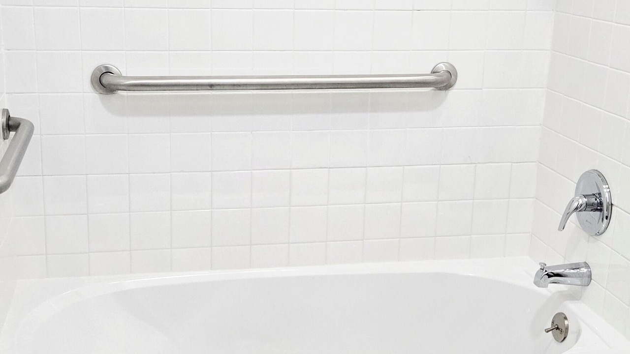 Photo of Bathroom in Mentor Headlands