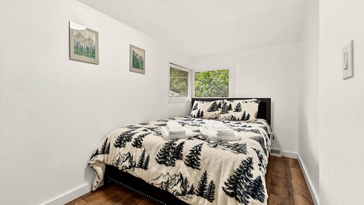 Photo of Bedroom in Idledale