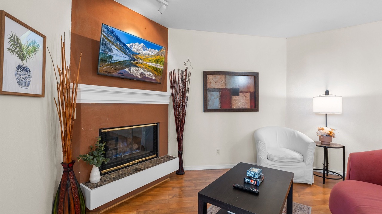 Photo of Livingroom in Englewood