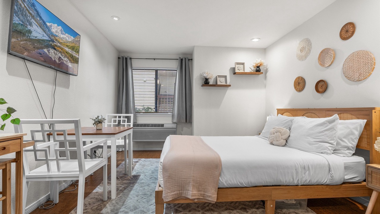 Photo of Bedroom in Englewood
