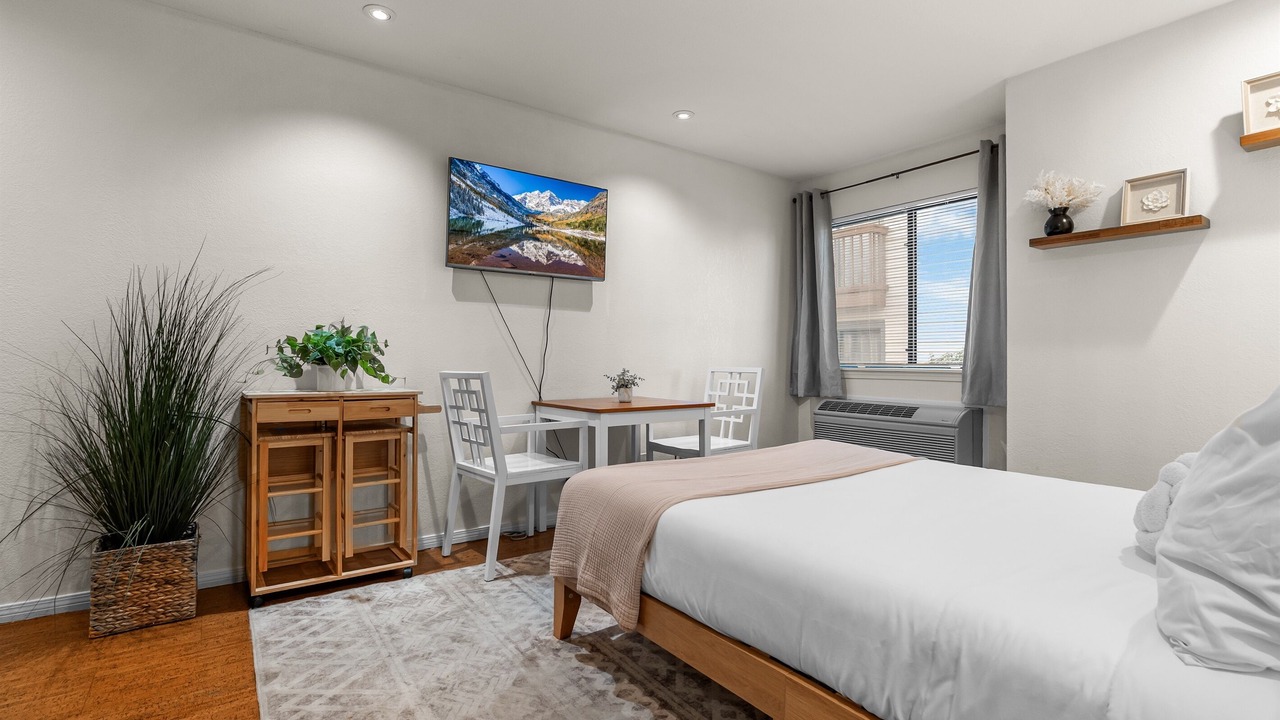 Photo of Bedroom in Englewood