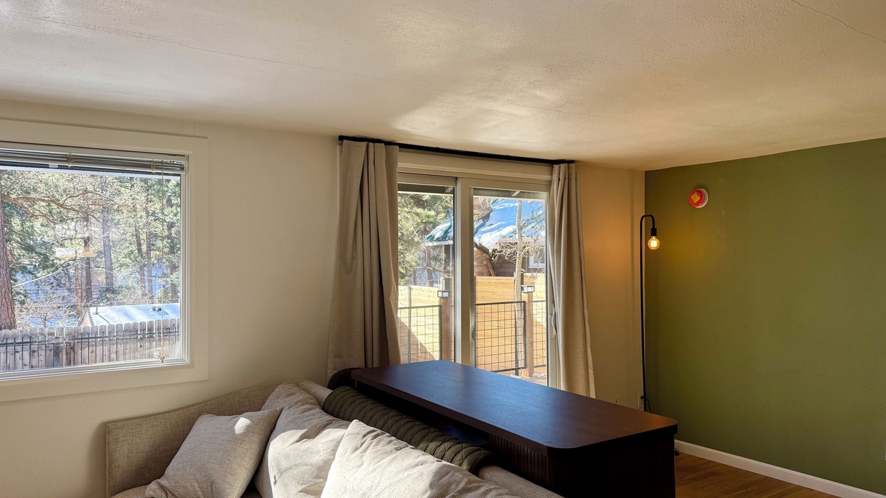 Photo of Livingroom in Cheyenne Canyon