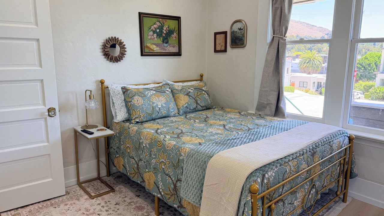 Photo of Bedroom in Downtown