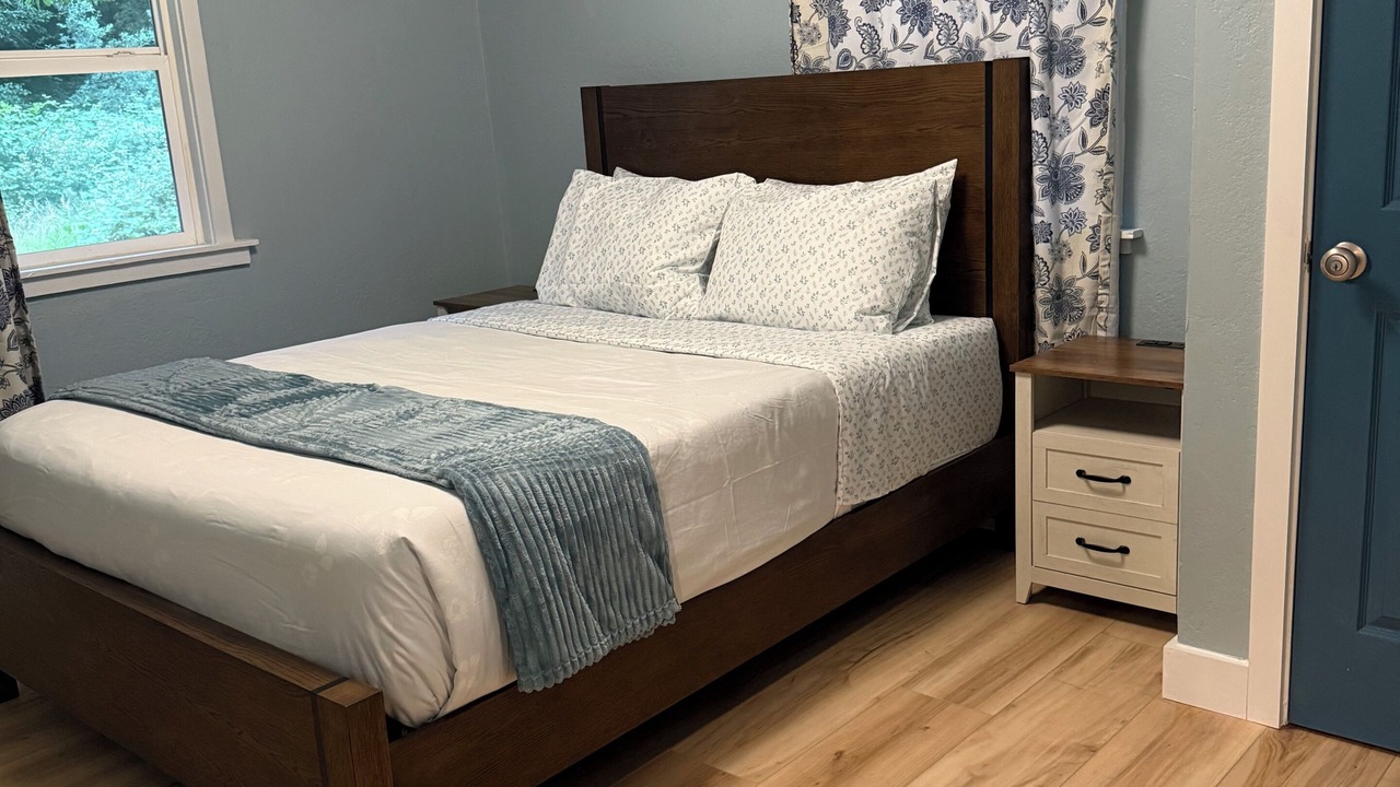 Photo of Bedroom in Orick