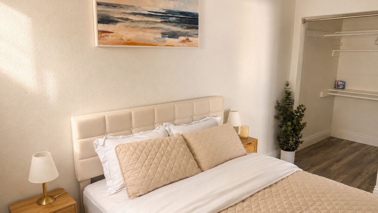 Photo of Bedroom in Reseda