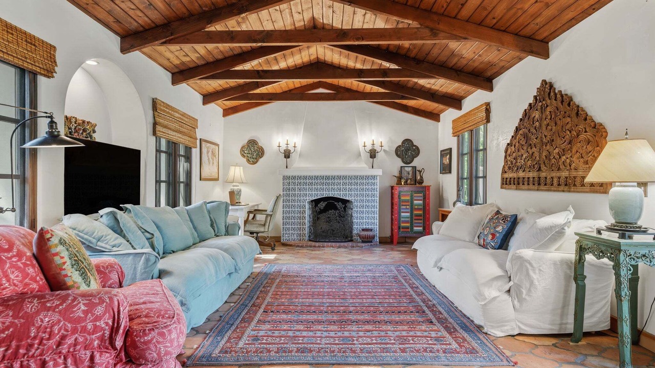 Photo of Livingroom in West Mesa